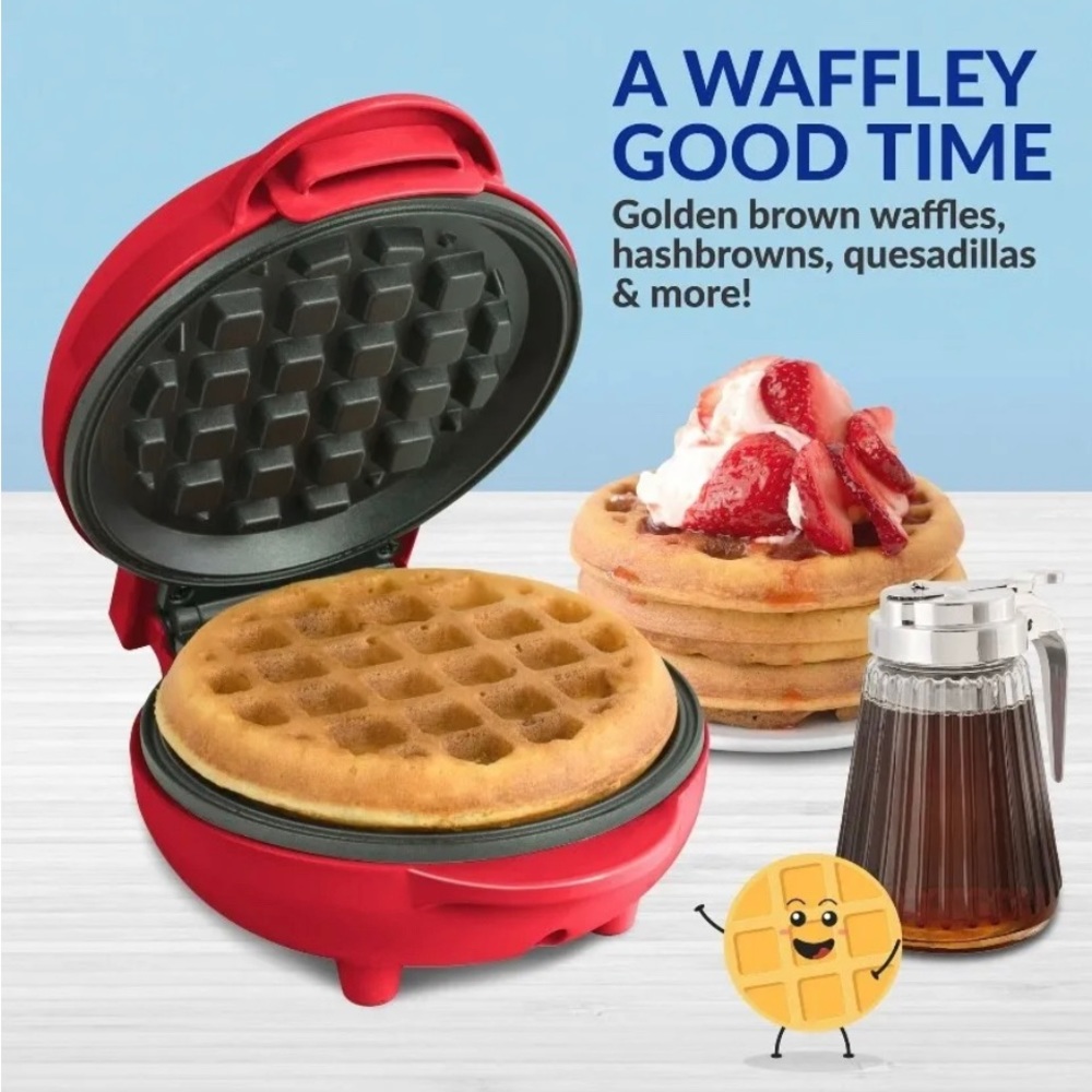 New Nostalgia Mymini Personal Electric Waffle Maker 5” color Red